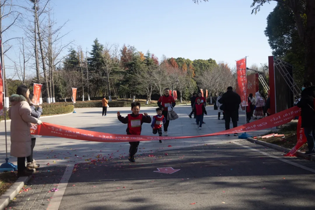 回望2024 启航2025 | EBET易博2025年度战略年会顺利召开 回望2024 启航2025 | EBET易博2025年度战略年会顺利召开